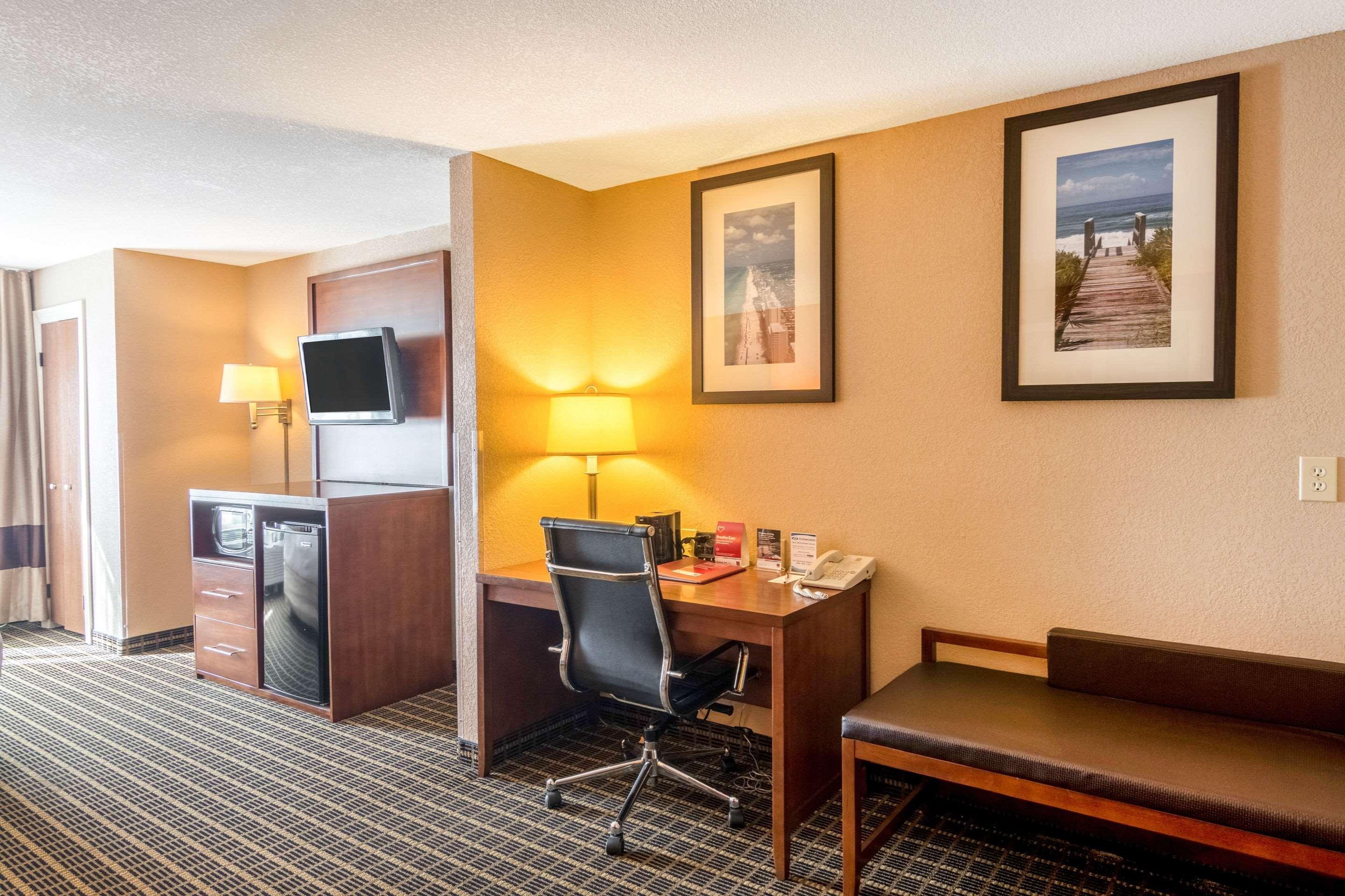 Comfort Suites Panama City Beach Exterior photo