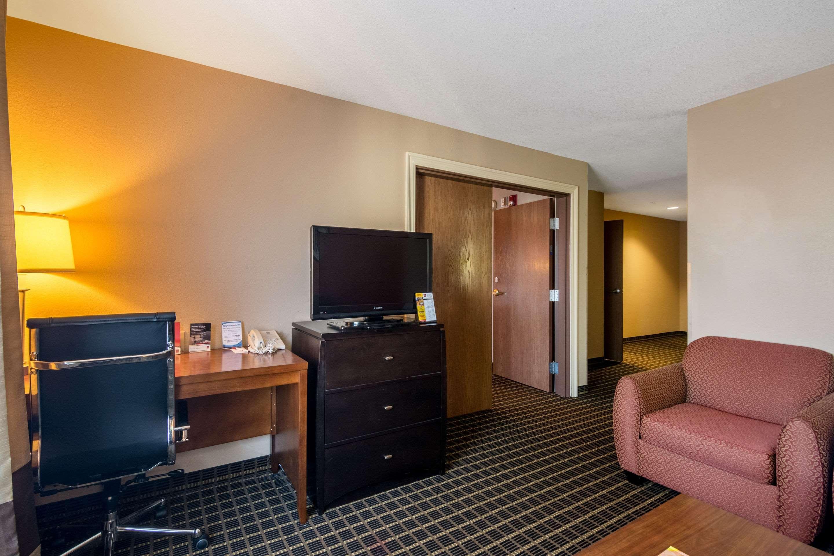 Comfort Suites Panama City Beach Exterior photo